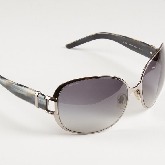 Authentic Burberry sunglasses with case. main image 4